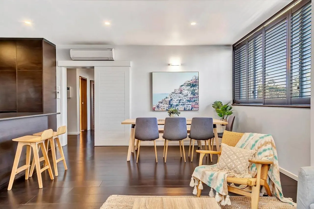 Apartament The Beach Pad - Breezy Bohemian Oceanfront Oasis Adelajda